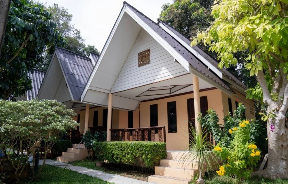 Deluxe Double Room in Koh Samet at Tom Pizza Resort Deluxe Double Room in Koh Samet at Tom Pizza Resort