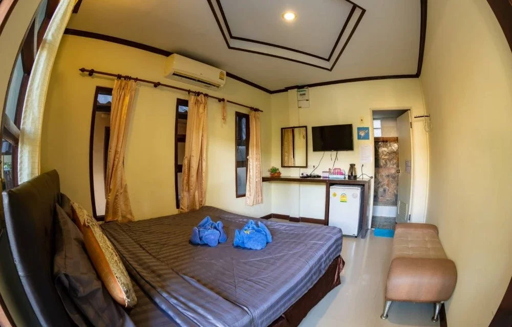 Superior Double Room in Koh Samet at Tom Pizza Resort Superior Double Room in Koh Samet at Tom Pizza Resort